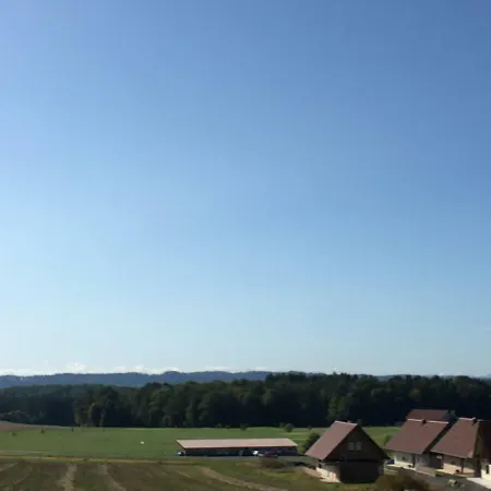Gustoplatzl Glamping Hutte キャンプ場 *